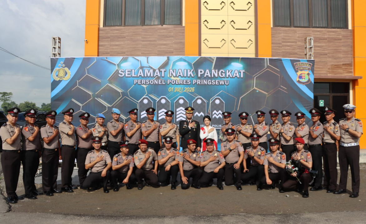 Hari Bhayangkara KE-79 Jadi Momen Spesial Kenaikan Pangkat 42 Personel Polres Pringsewu