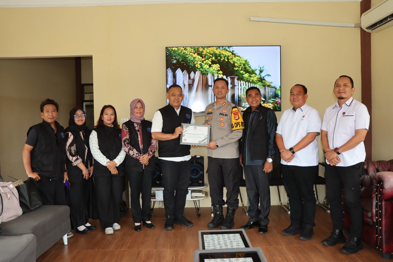 Polres Pringsewu Raih Penghargaan dari Komnas Perlindungan Anak