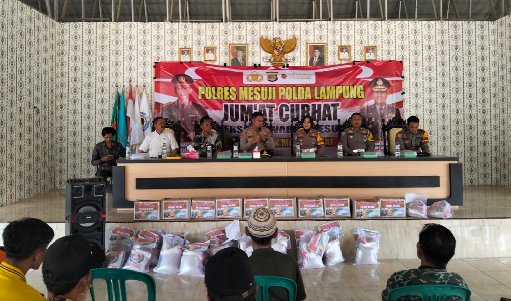 Jalin Silaturahmi, Sat Lantas Polres Mesuji dan Polsek Way Serdang Serap Aspirasi Warga Lewat Jumat Curhat