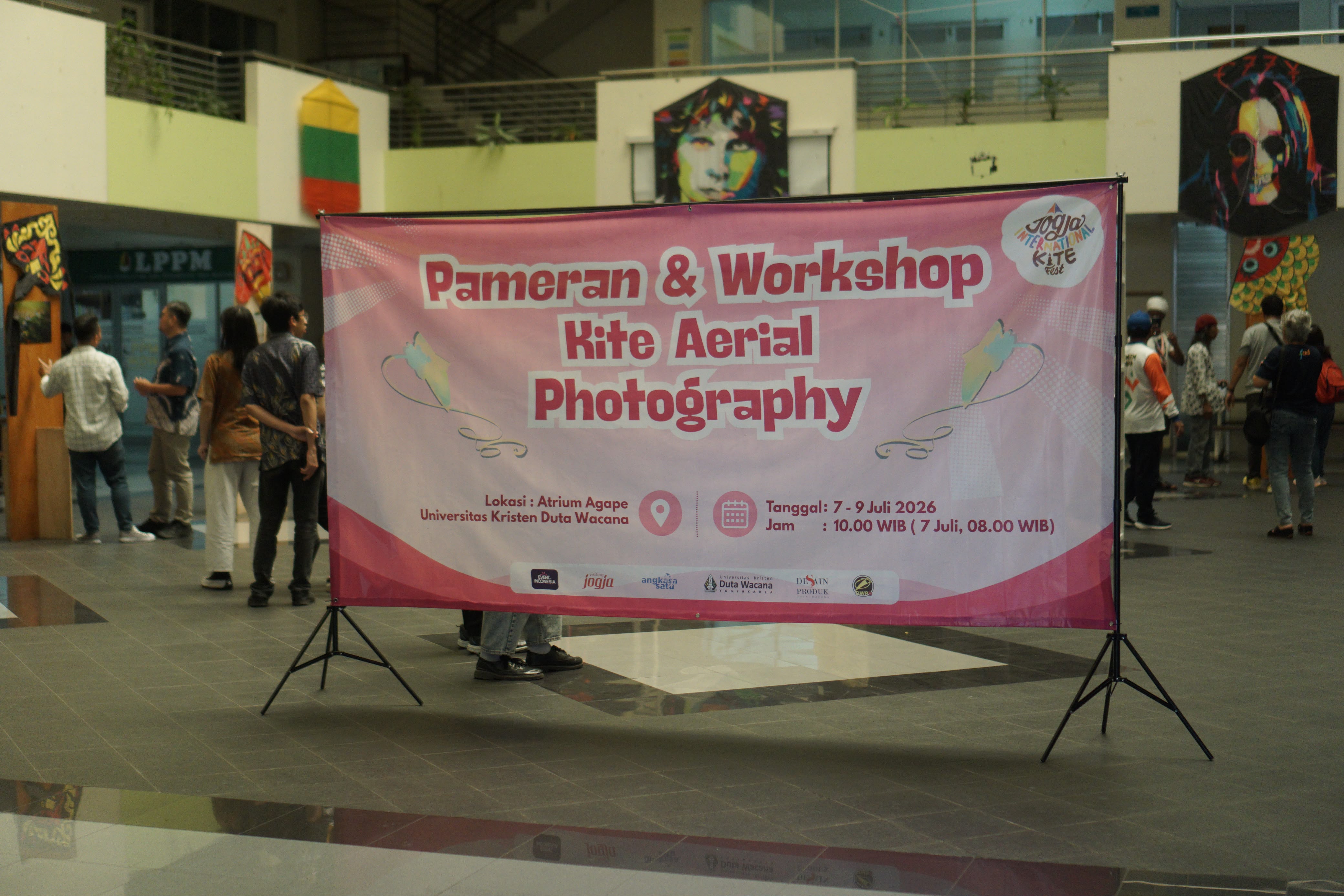 UKDW dan JIKF 2026 Buka Wawasan Baru Fotografi Udara Berbasis Layang-layang