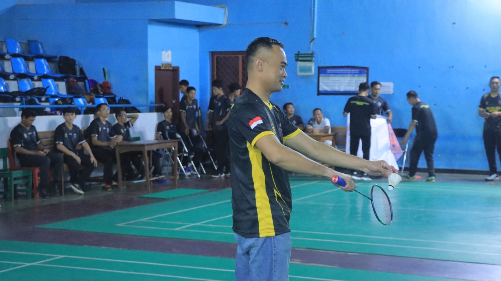 Kapolres Metro Ajak Warga Tunjukkan Sportivitas di Turnamen Badminton Kapolres Cup 2025