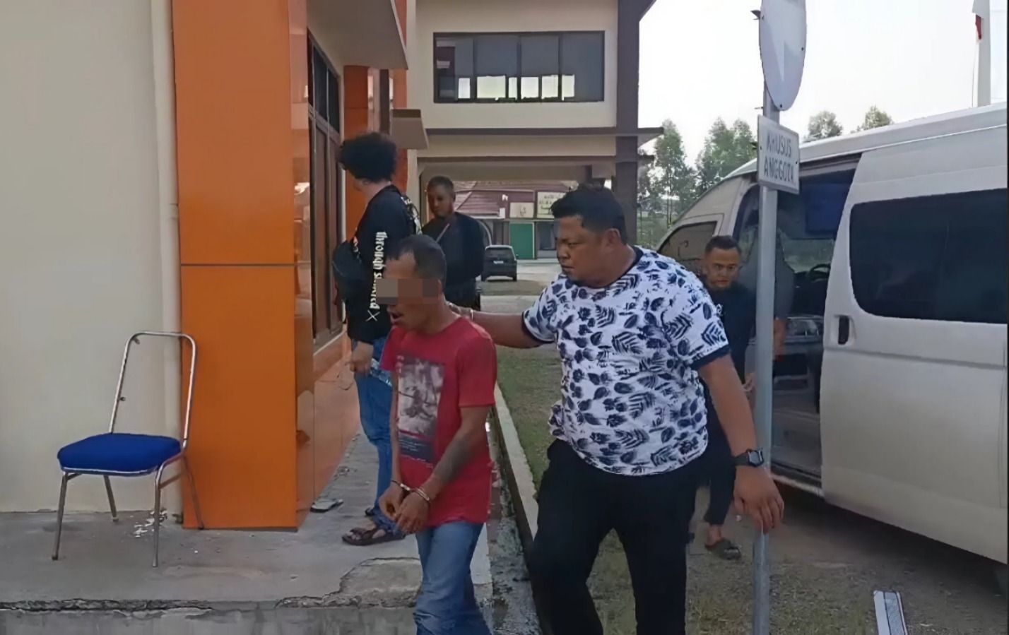 Satreskrim Polres Pringsewu Tangkap DPO Kasus Penggelapan Motor dan Mobil