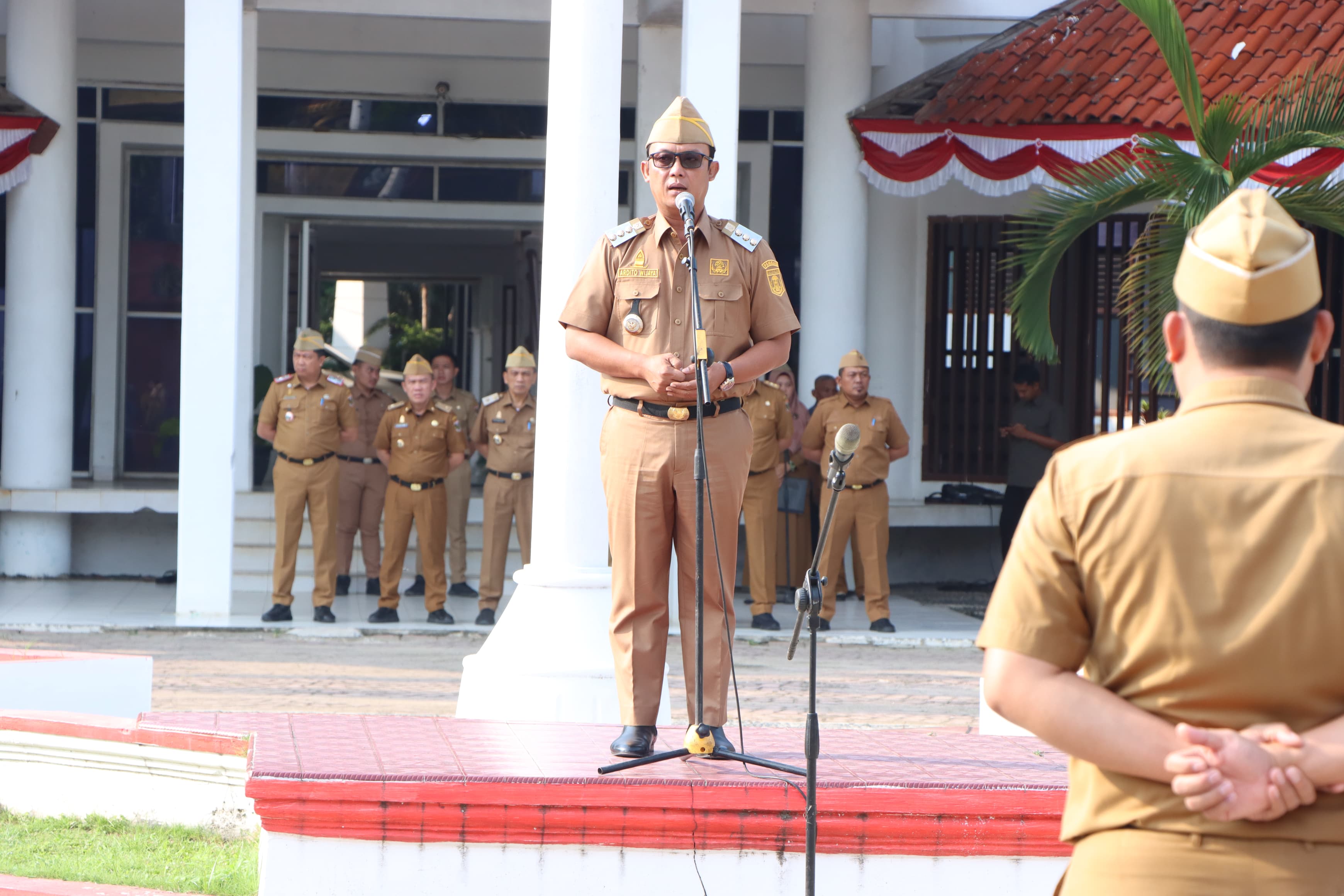 Bupati Ardito Wijaya Pimpin Apel Mingguan, Ajak ASN Lampung Tengah Tingkatkan Kerja Sama Tim