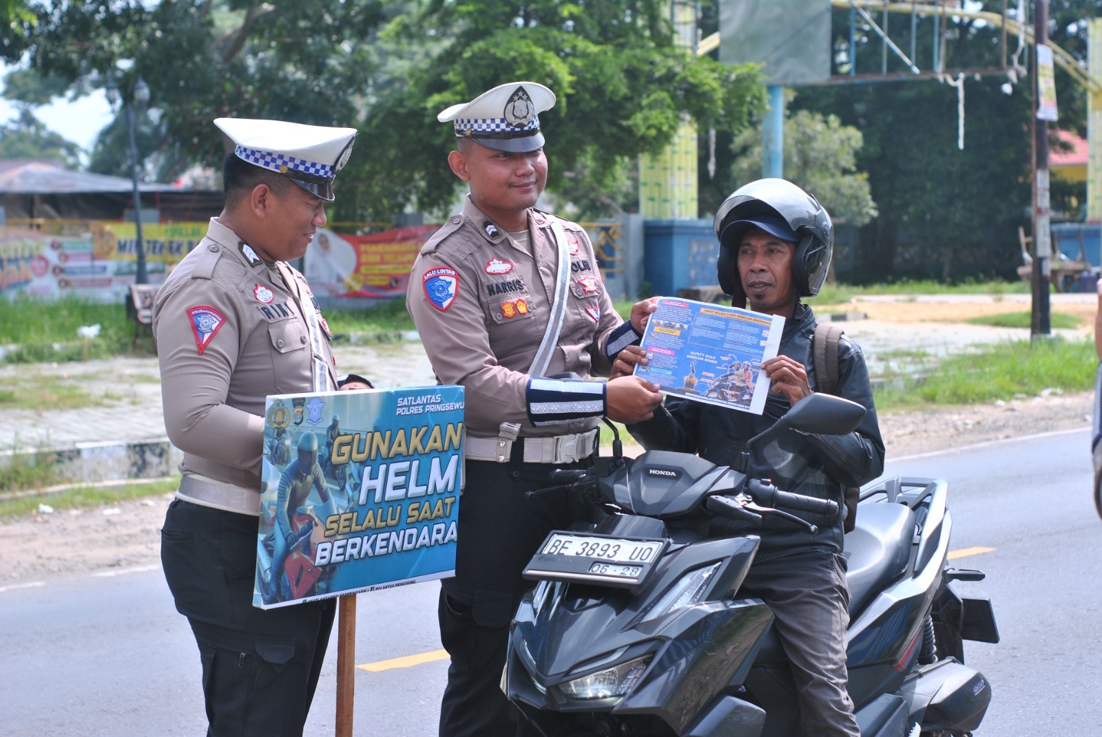 Satlantas Pringsewu Edukasi Pengguna Jalan dalam Operasi Keselamatan Krakatau 2025