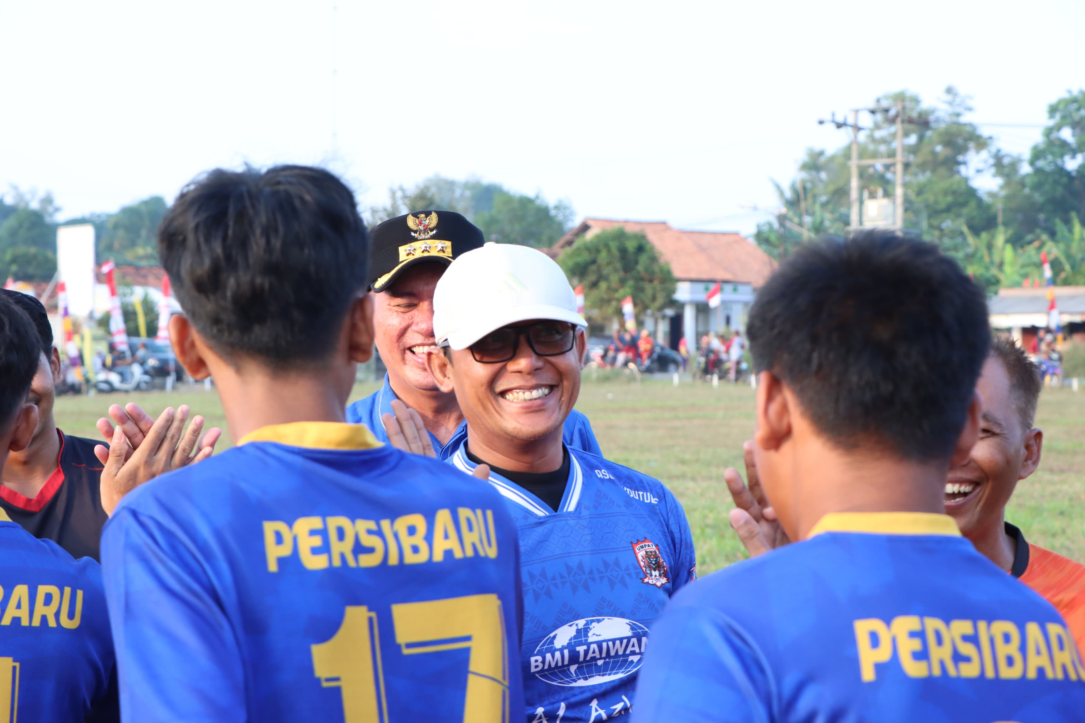 Turnamen Sepakbola Tingkat Kecamatan di Bumi Nabung Resmi Dibuka Bupati Ardito Wijaya