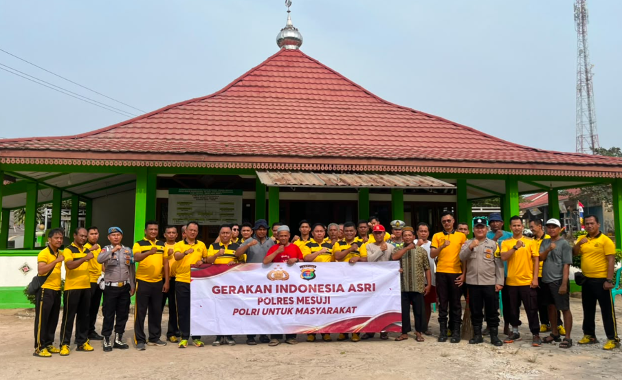 Jaga Lingkungan Tetap Bersih dan Nyaman, Polres Mesuji Kompak Gelar Gerakan Indonesia Asri