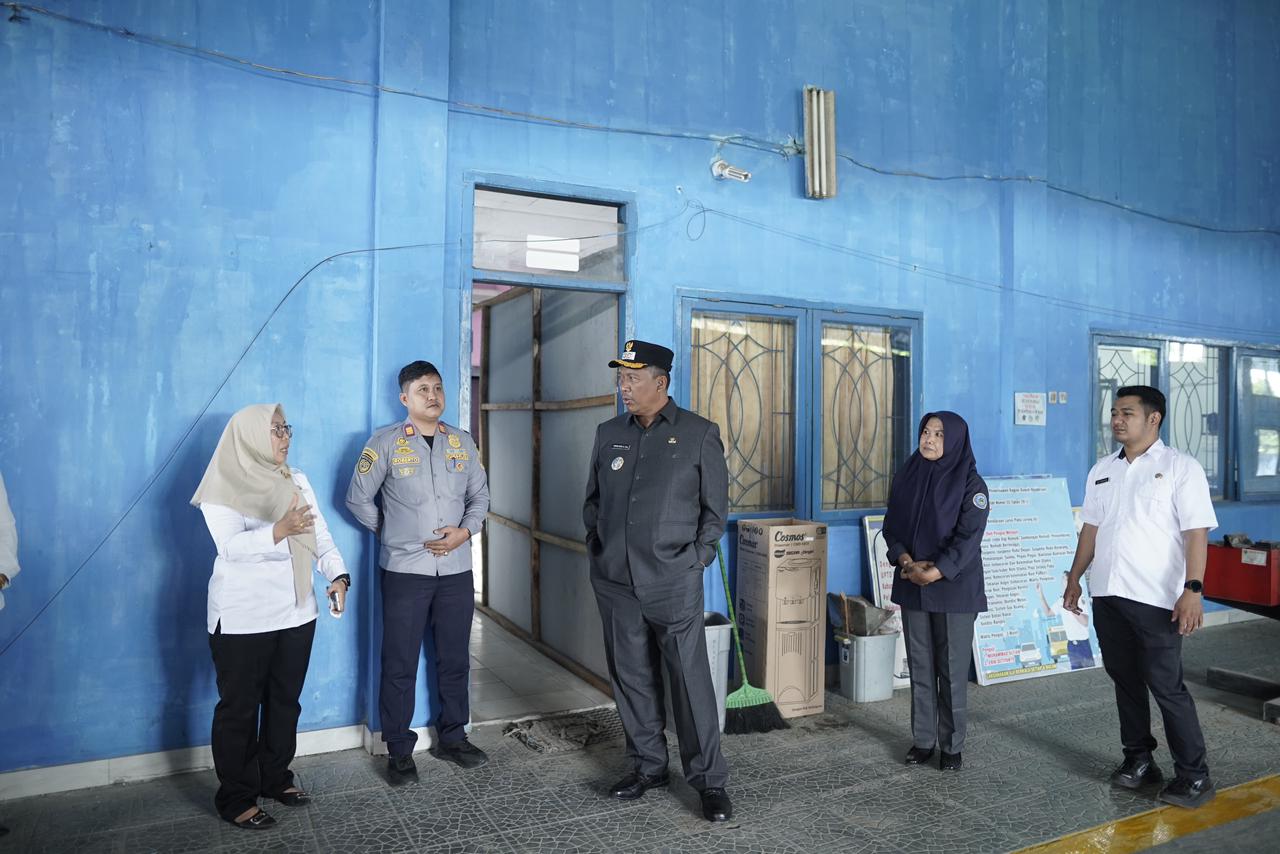 Tinjau Dishub, Plt Bupati Lampung Tengah Dorong Pelayanan Uji Kendaraan yang Profesional