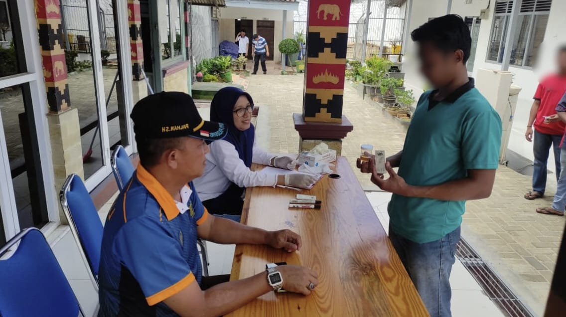 Warga Binaan Lapas Kelas IIA Metro Dites Urin