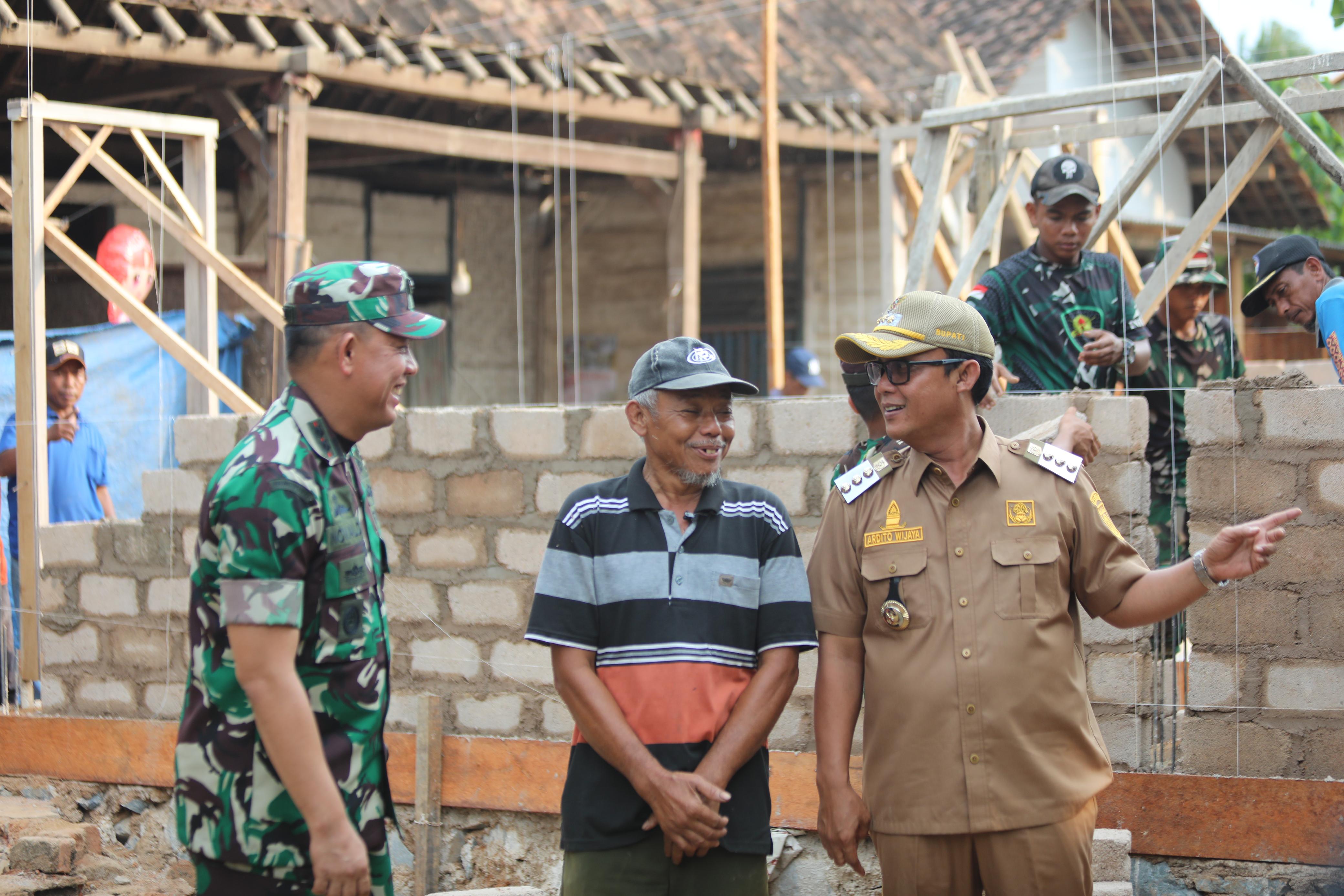 Bupati Ardito Wijaya Tinjau Pelaksaaan Program TMMD ke-125 