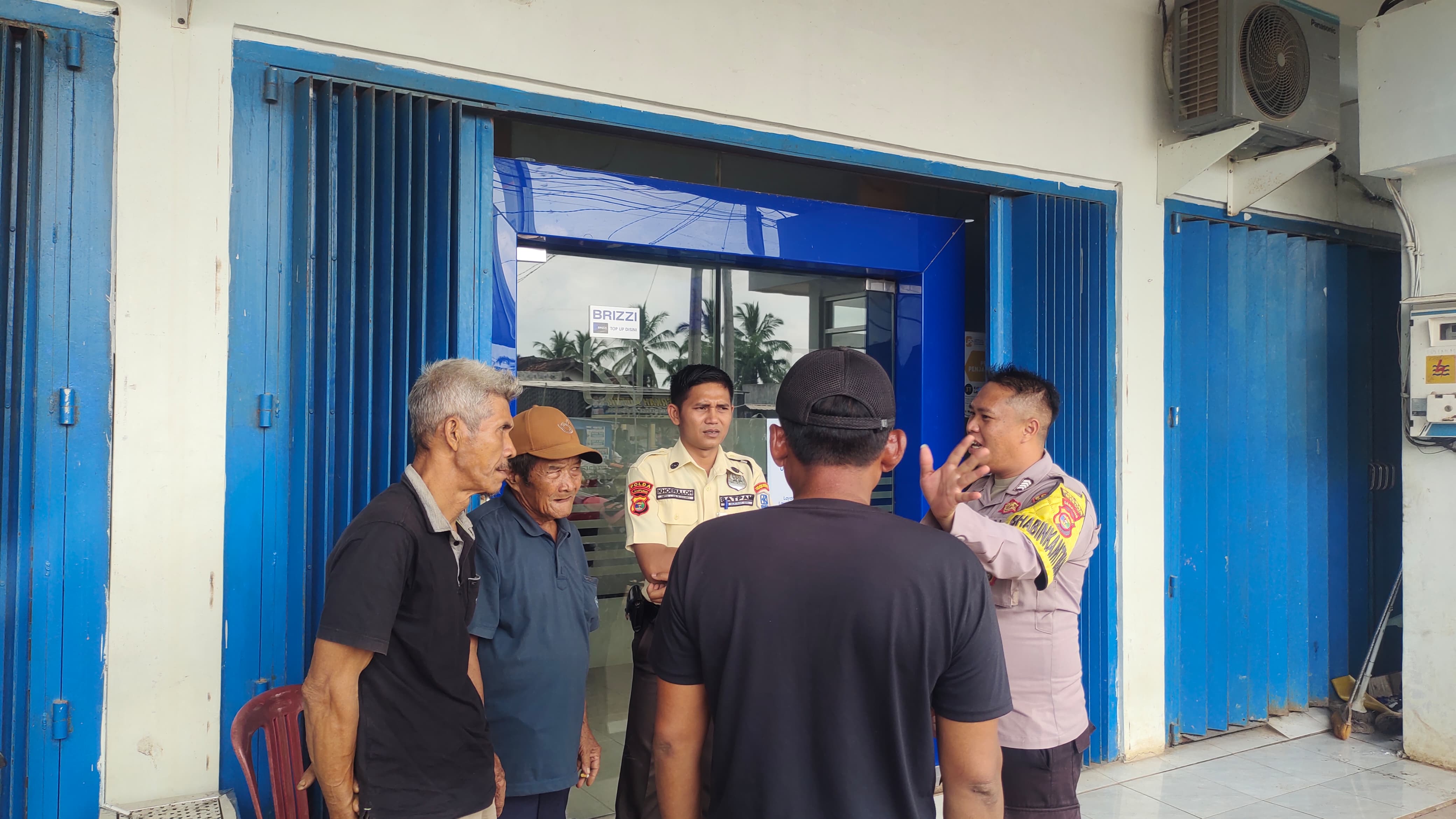 Bhabinkamtibmas Mesuji Timur Beri Pembinaan Satpam BRI, Dorong Keamanan Perbankan