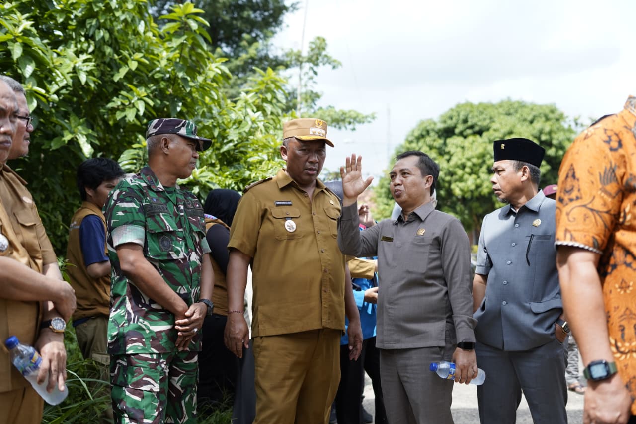 Jembatan Way Pengubuan Ambruk, Plt Bupati Koheri Langsung Turun ke Lapangan