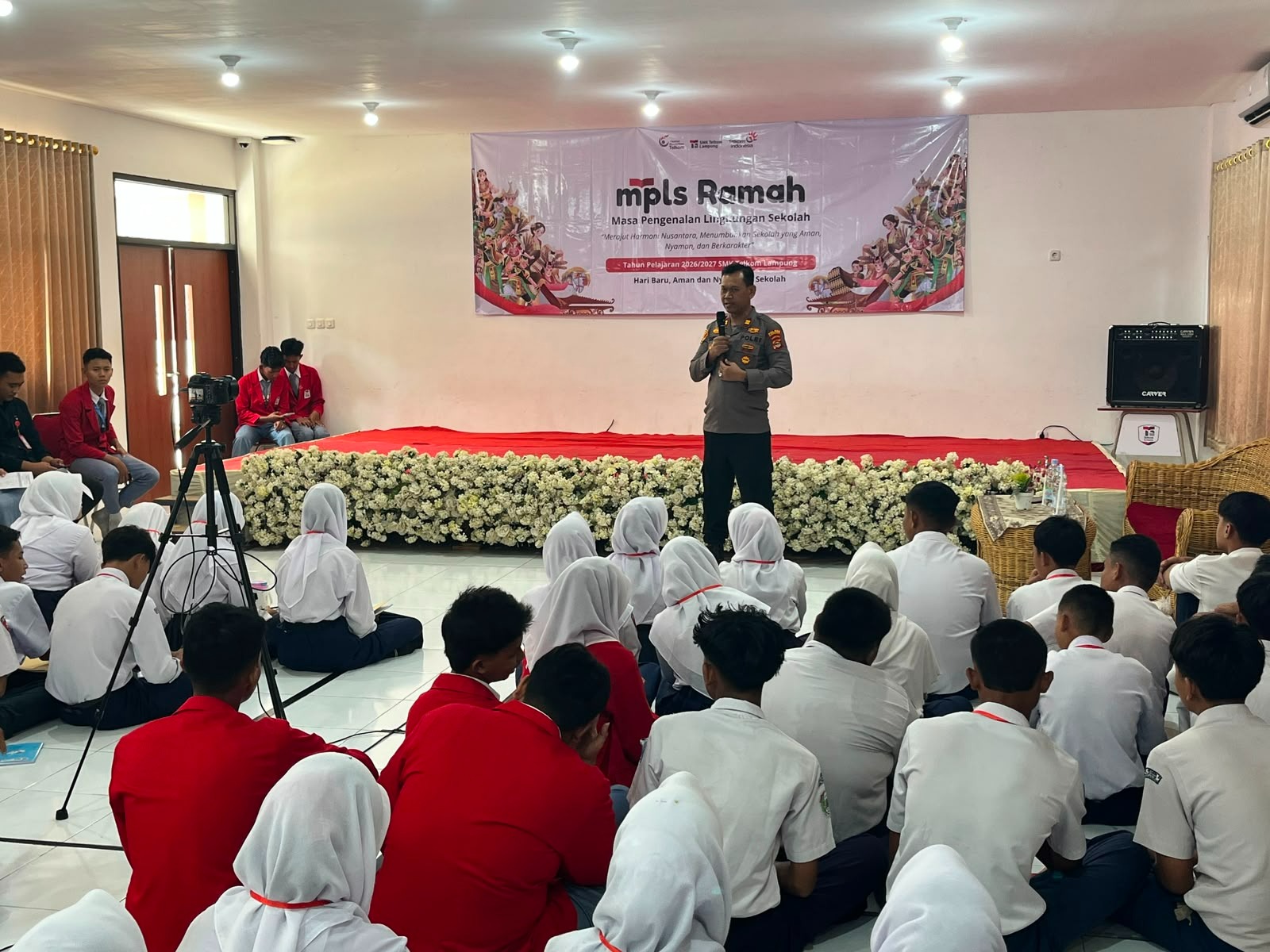 Hari Pertama MPLS, Kapolsek Gadingrejo Edukasi Siswa Baru SMK Telkom Lampung Soal Jejak Digital dan Pergaulan