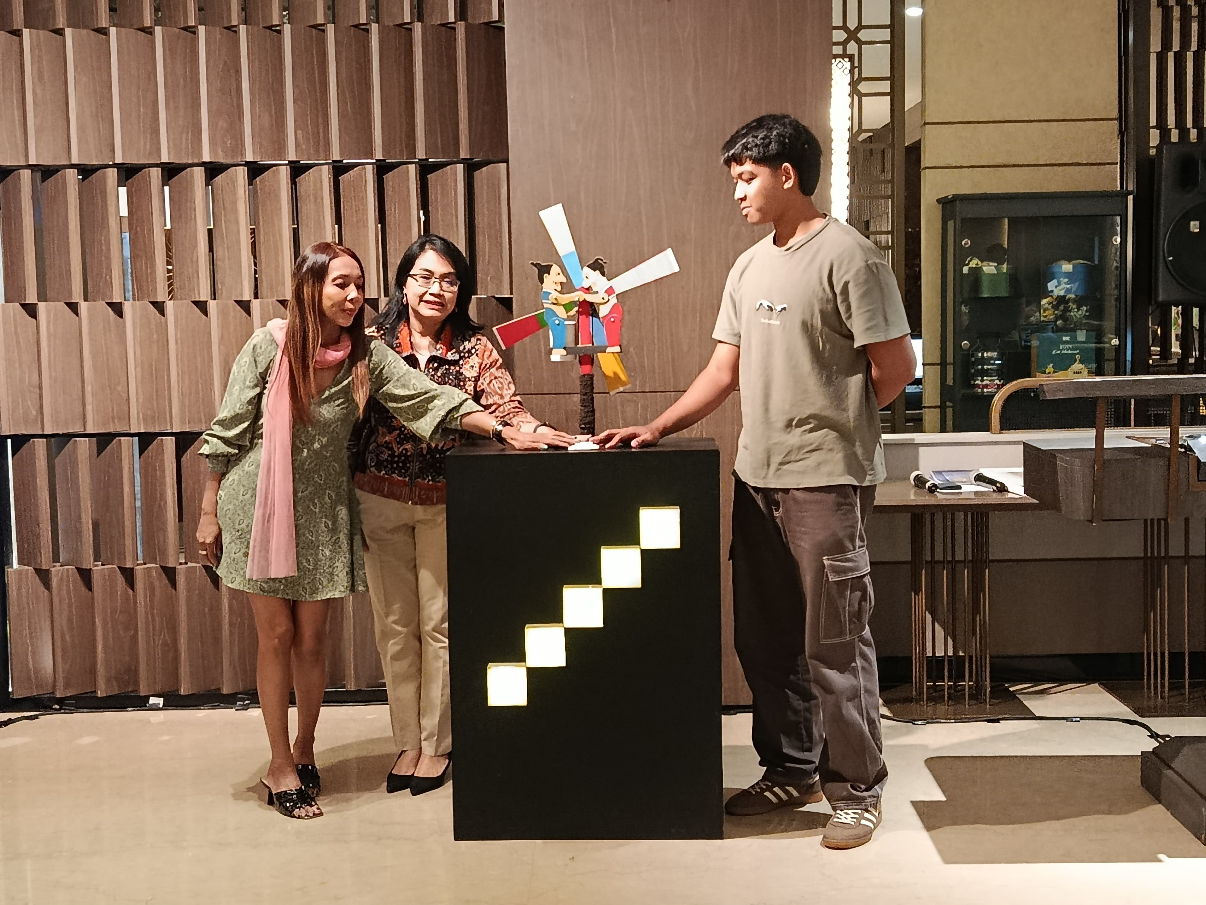 Dukung Seniman Muda, Gramm Hotel by Ambarrukmo Hadirkan Pameran Sonder
