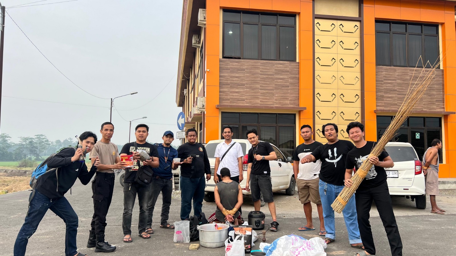 Diduga Pengedar Ganja, Warga Pringsewu Ditangkap dengan Barang Bukti Senjata Ilegal