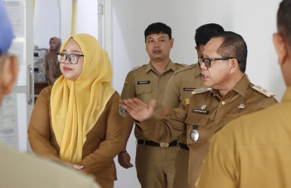 Pj Sekda Lampung Tengah Sidak Kantor Dinas, Disiplin dan Kebersihan Jadi Sorotan