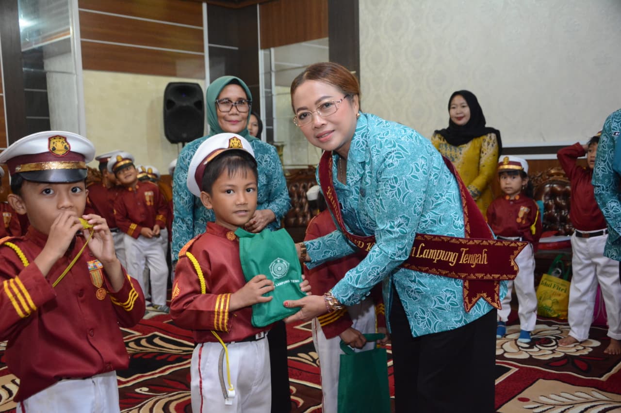 Plt Bunda PAUD Lamteng Terima Edukasi Anak TK Mi’raj Bumi Aji di Agropark PKK