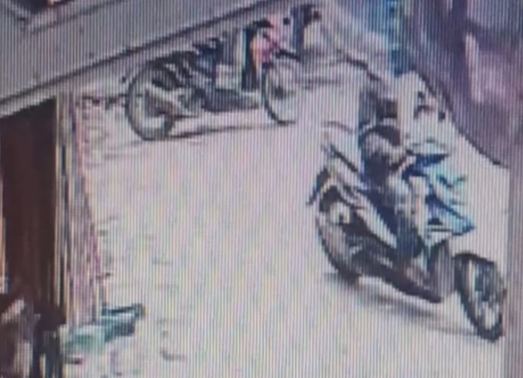 Waduh! Motor Ketua PWI Tulangbawang Digondol Maling di Siang Bolong