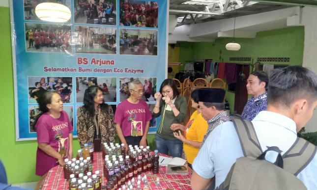 Kunjungi Kampung Pringwulung–Pringgodani, Wamen Ekraf RI Dorong Ekonomi Kreatif Berbasis Warga