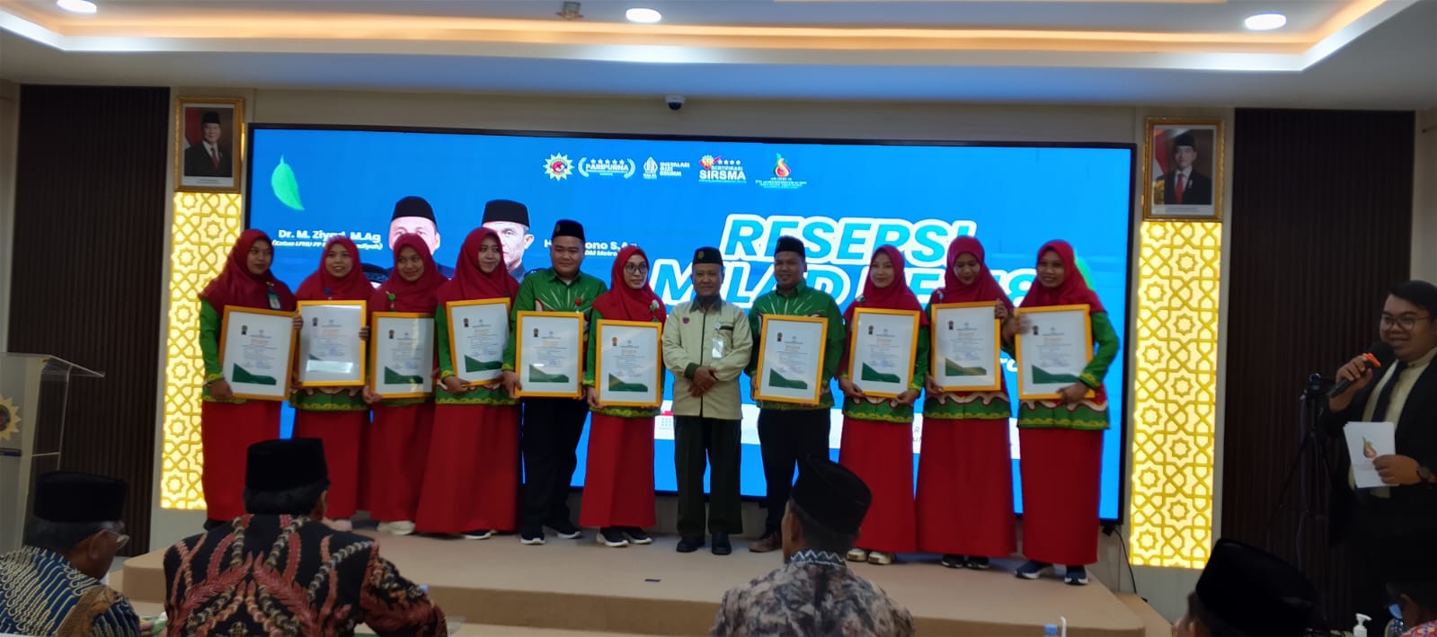 RSUM Metro Rayakan Milad ke-18, Launching Buku Sejarah dan Beri Penghargaan Pegawai Masa Bakti 10 Tahun