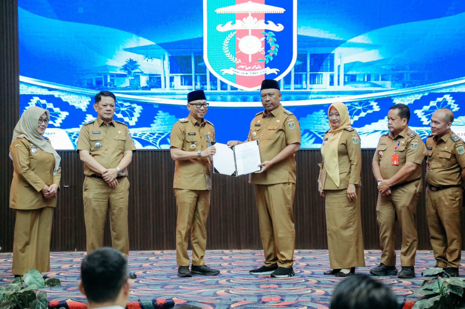 Gubernur Lampung Serahkan SK Mendagri, I Komang Koheri Jalankan Tugas Plt Bupati