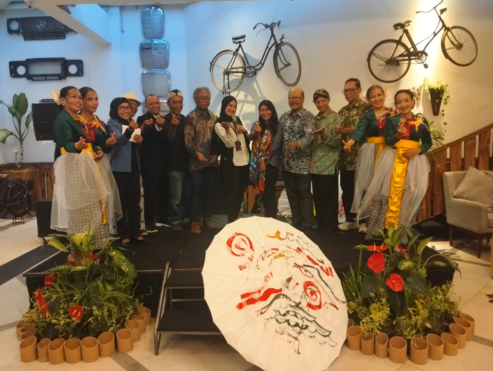 Pameran 'The Beauty of Color' Resmi Dibuka di Grand Rohan Jogja, Tampilkan Puluhan Karya Lukis