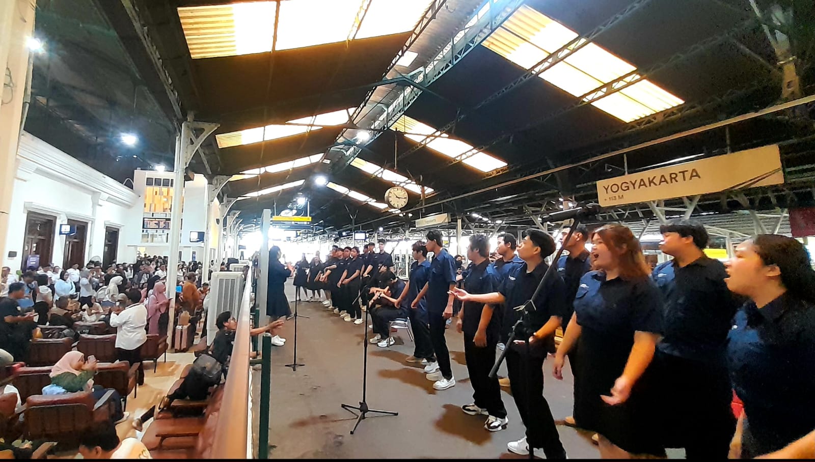 Hari Lahir Pancasila 2026, KAI Daop 6 Hadirkan Paduan Suara di Stasiun Yogyakarta