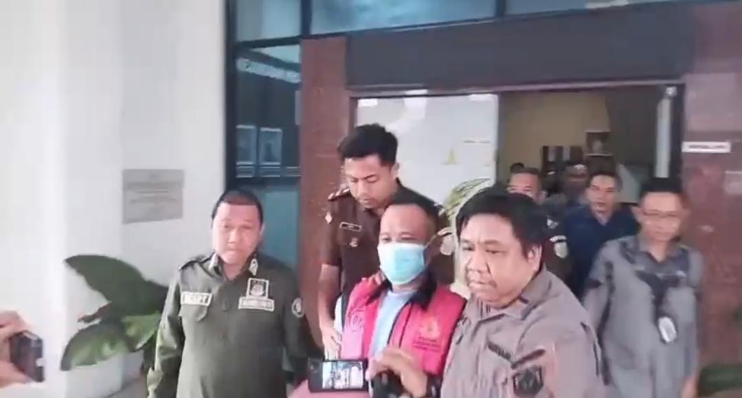 Kejari Kotabumi Tahan Kades Kedaton Terkait Dugaan Korupsi DD Tahun 2022 -  2024