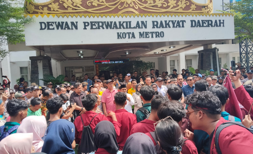 IMM Suarakan Isu Lingkungan dan Pendidikan dalam Aksi Demo di Gedung DPRD Metro