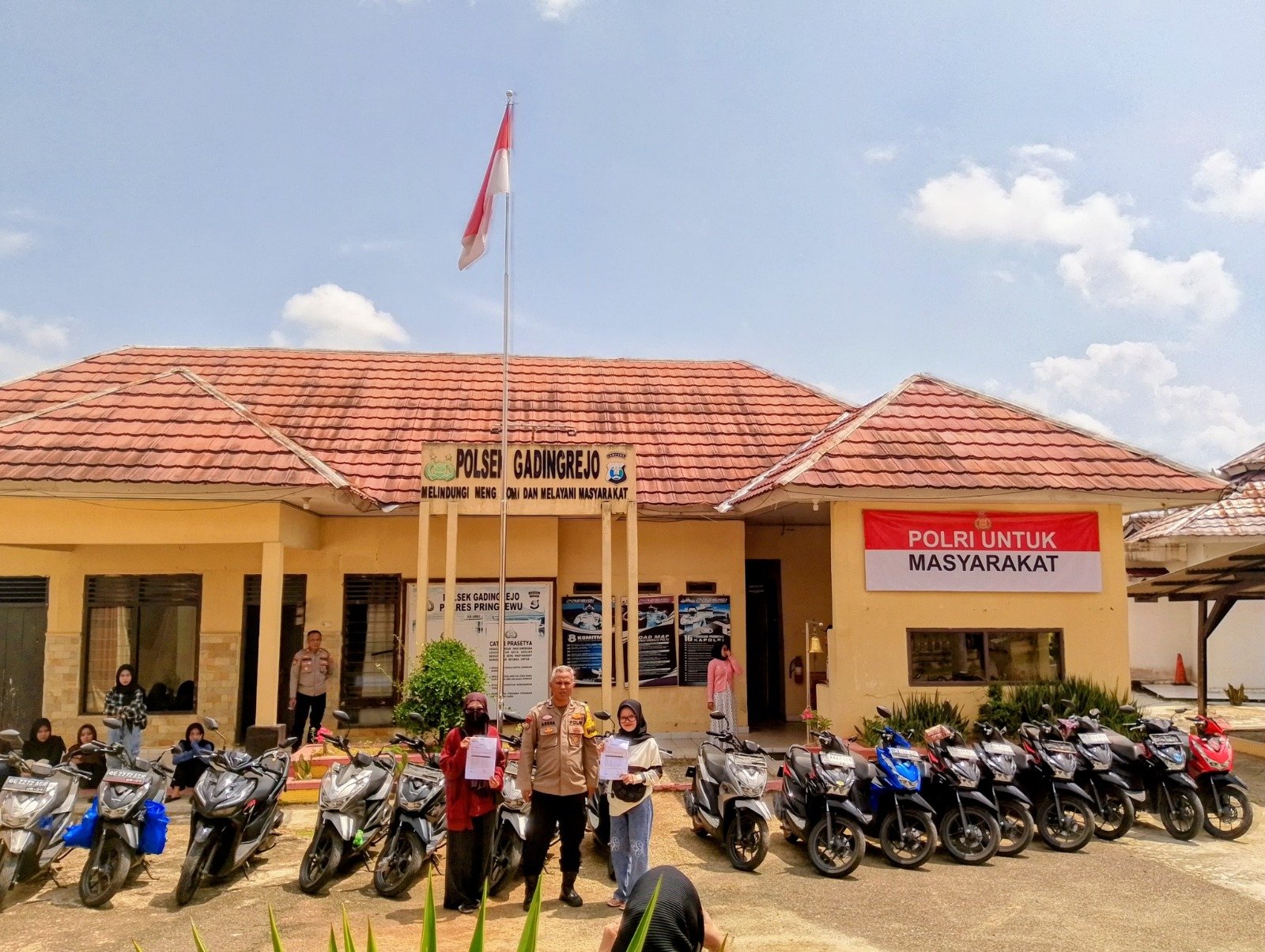 Senyum Lega Warga Pringsewu Saat Terima Kembali Motor Titipan dari Polsek