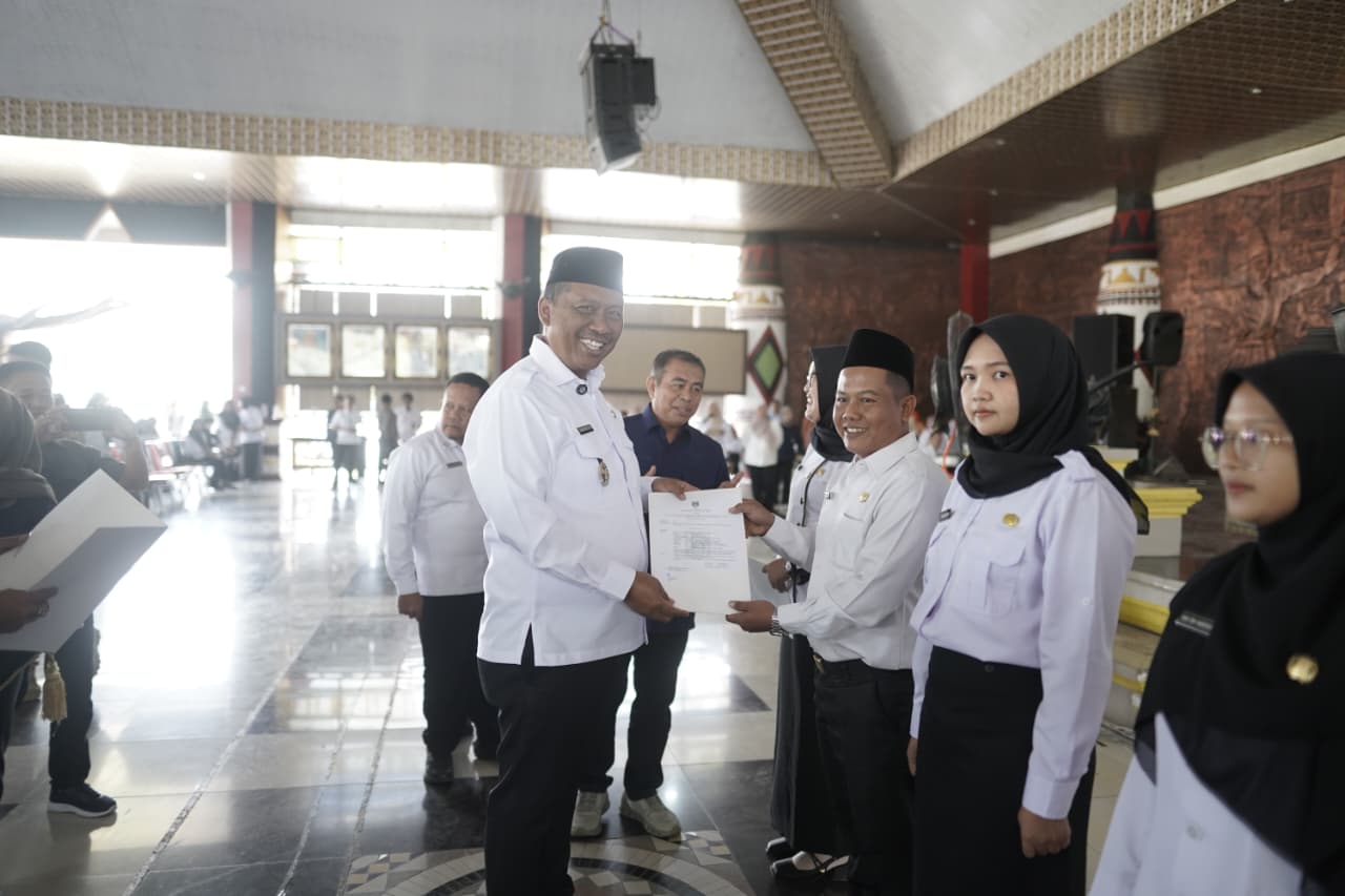 3.052 Nakes dan Guru Lampung Tengah Resmi Terima SK PPPK Paruh Waktu 