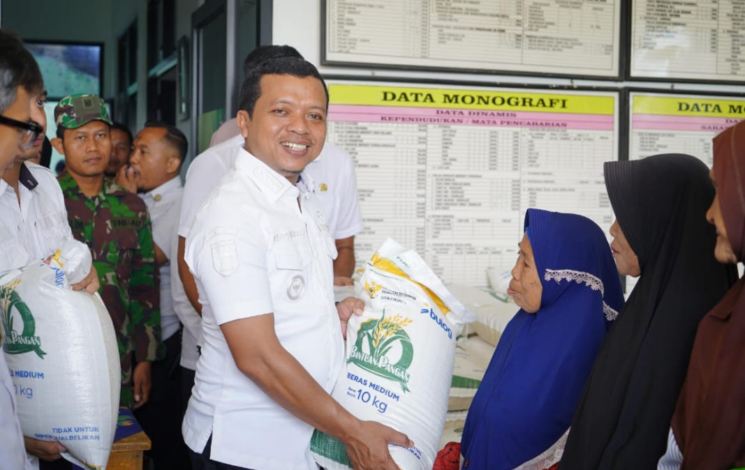 Puluhan Ribu Warga Pringsewu Terima Bantuan Beras, Bupati Tekankan Stabilitas Pangan