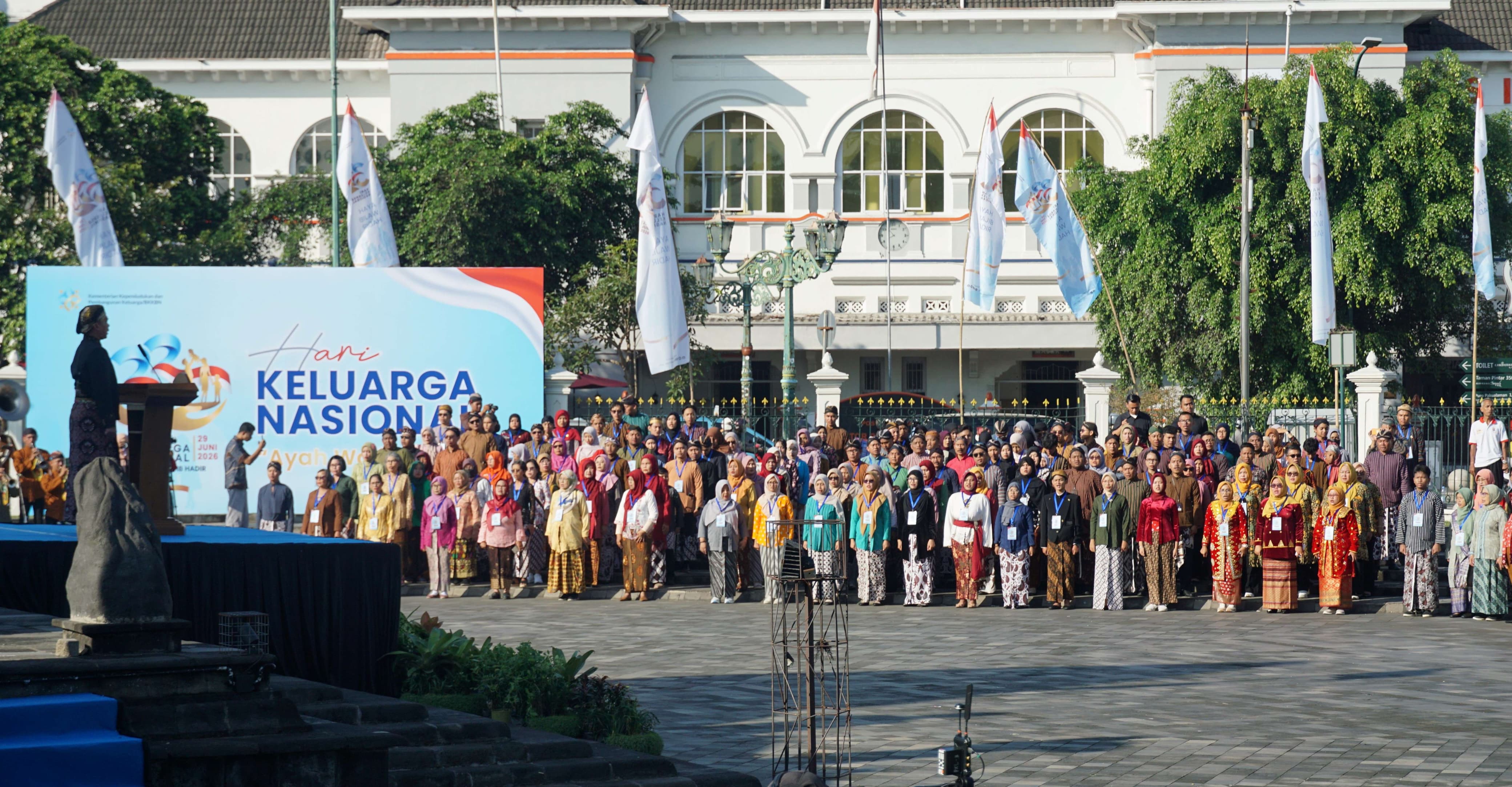 Peringati Harganas ke-33, Hasto Wardoyo Tekankan Peran Ayah dalam Pengasuhan Anak