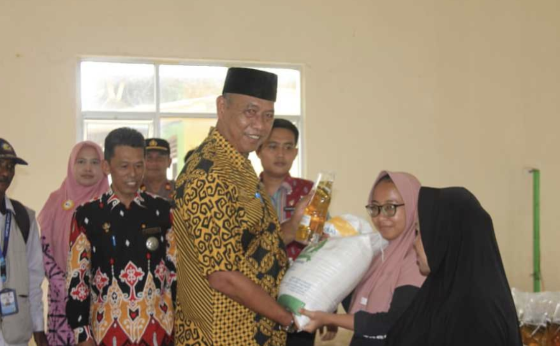 Ribuan KPM di Metro Barat Terima Bantuan Beras CPP