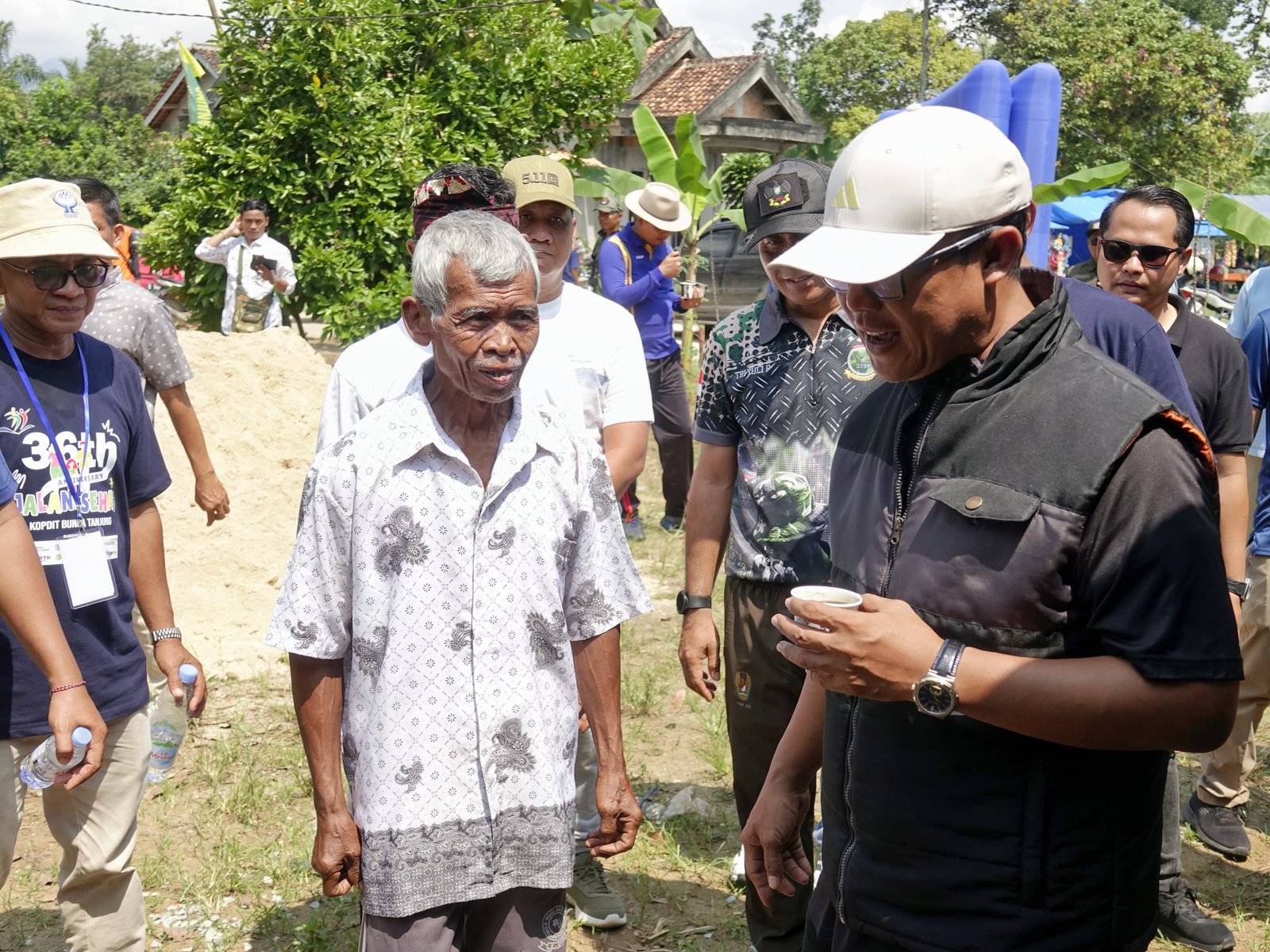 Peletakan Batu Pertama Bedah Rumah: Ardito Wijaya Tuntaskan Janji Pembangunan Rumah Layak Huni