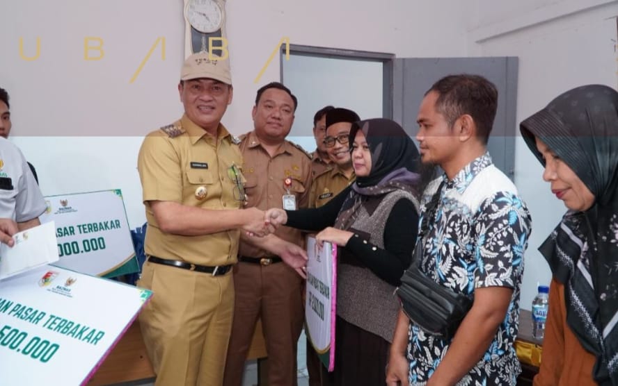 20 Pedagang Korban Kebakaran Pasar Mulya Kencana Terima Santunan dari Pemkab Tubaba