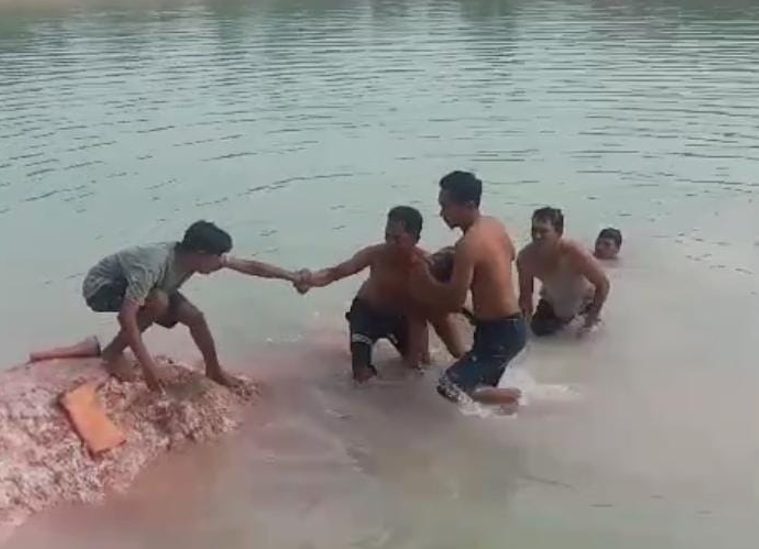 Bermain Berujung Duka, Dua Bocah SD Tenggelam di TPA Mesuji