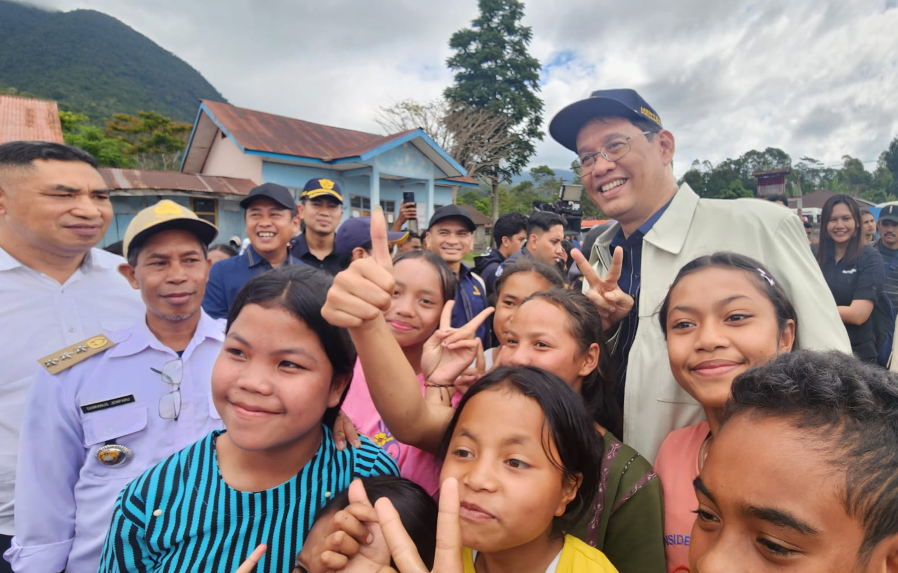 Tinjau Korban Banjir NTT, Menkeu Purbaya Yudhi Sadewa Soroti Kebutuhan Pemulihan Warga