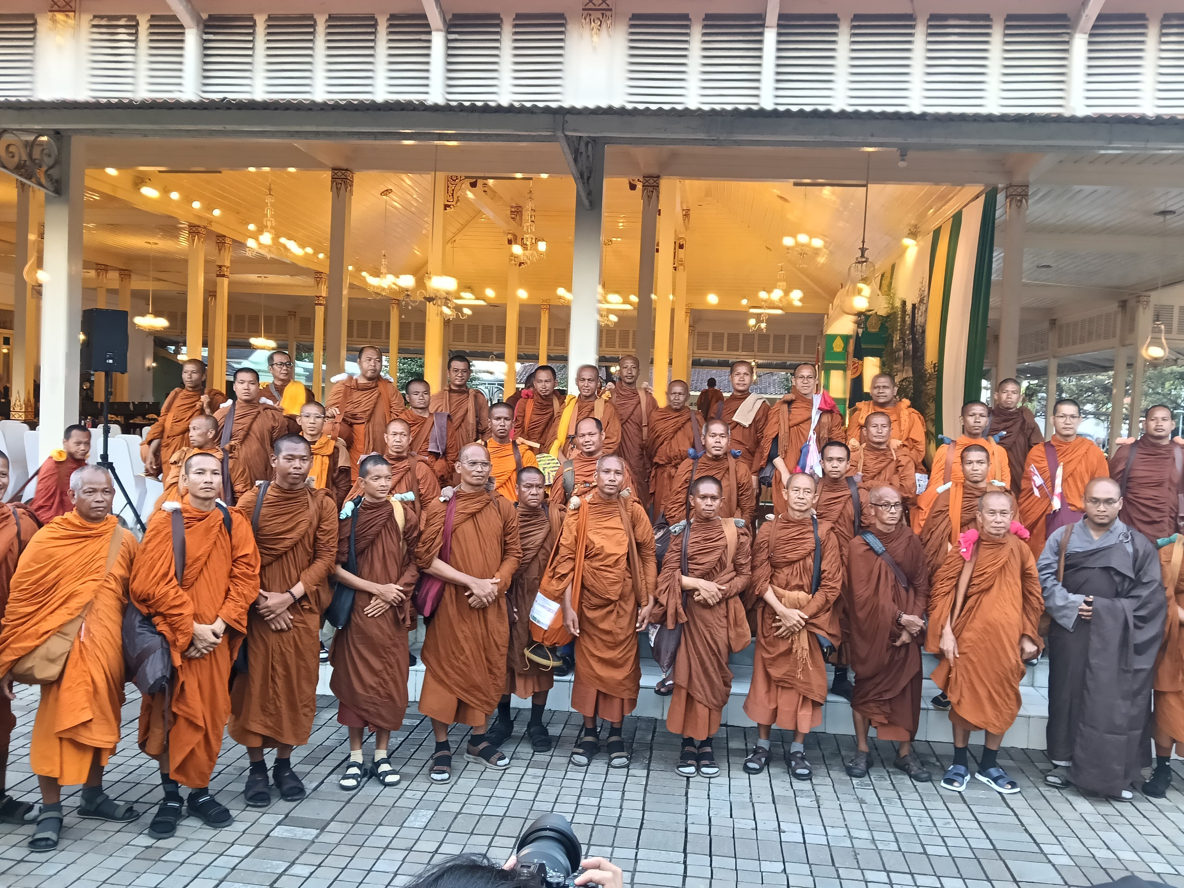 IWFP 2026, Puluhan Bhikkhu Disambut Meriah di Yogyakarta