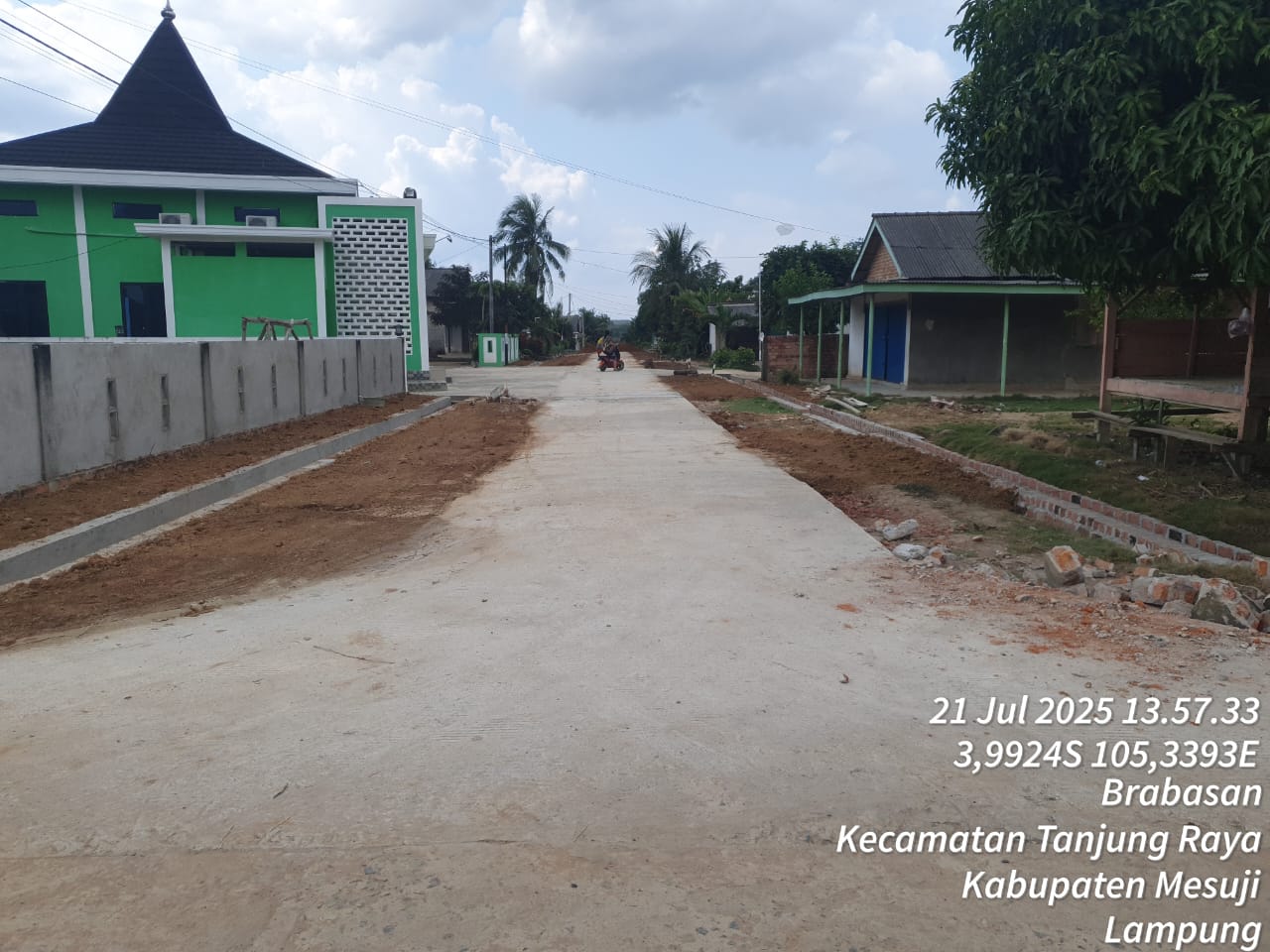 Pemdes Brabasan Siap Benahi Total, Sugiono Targetkan Jalan Desa Dirabat Beton