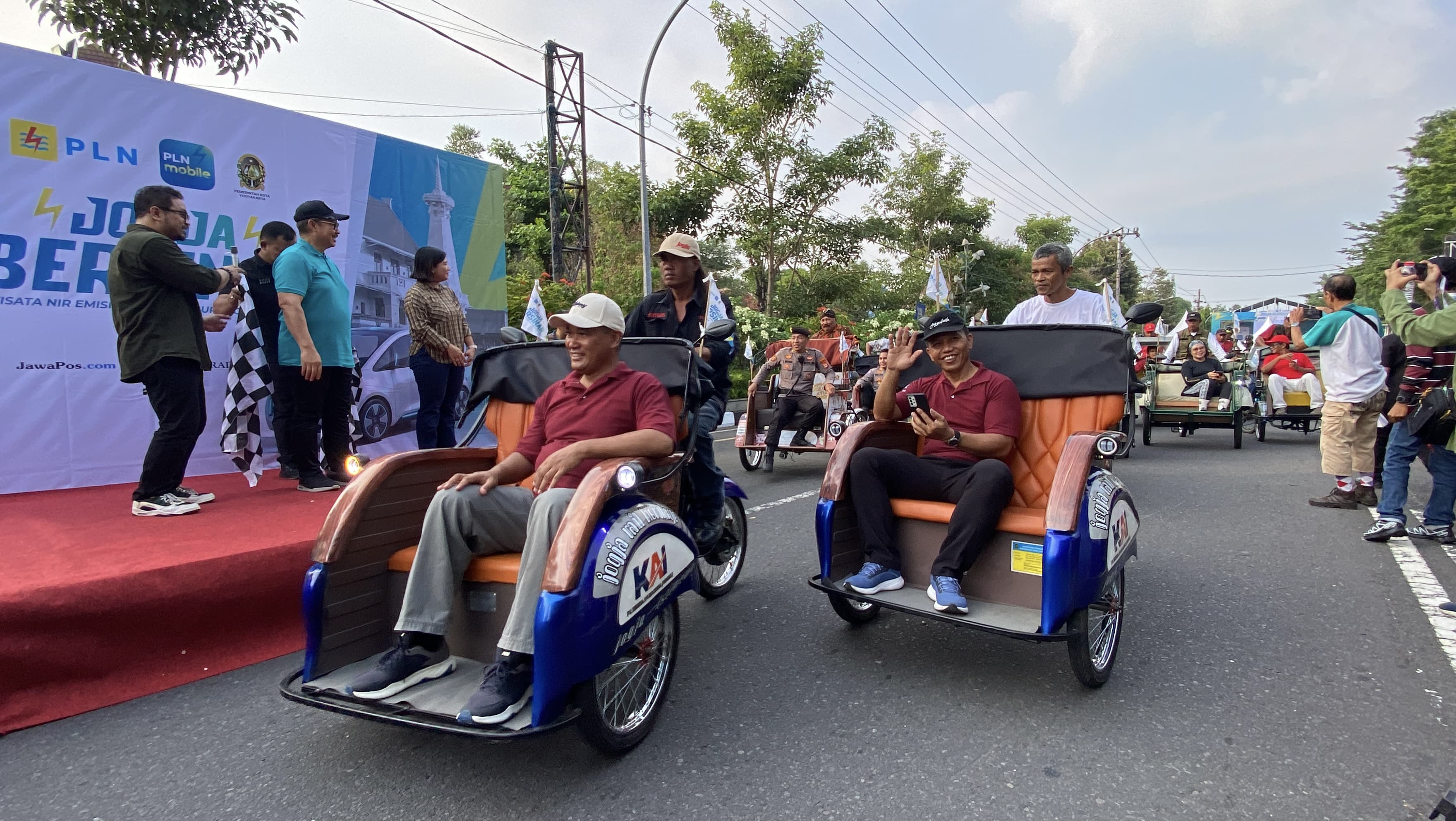 Parade Kendaraan Nir Emisi di Yogyakarta Jadi Kampanye Transportasi Bersih dan Berkelanjutan