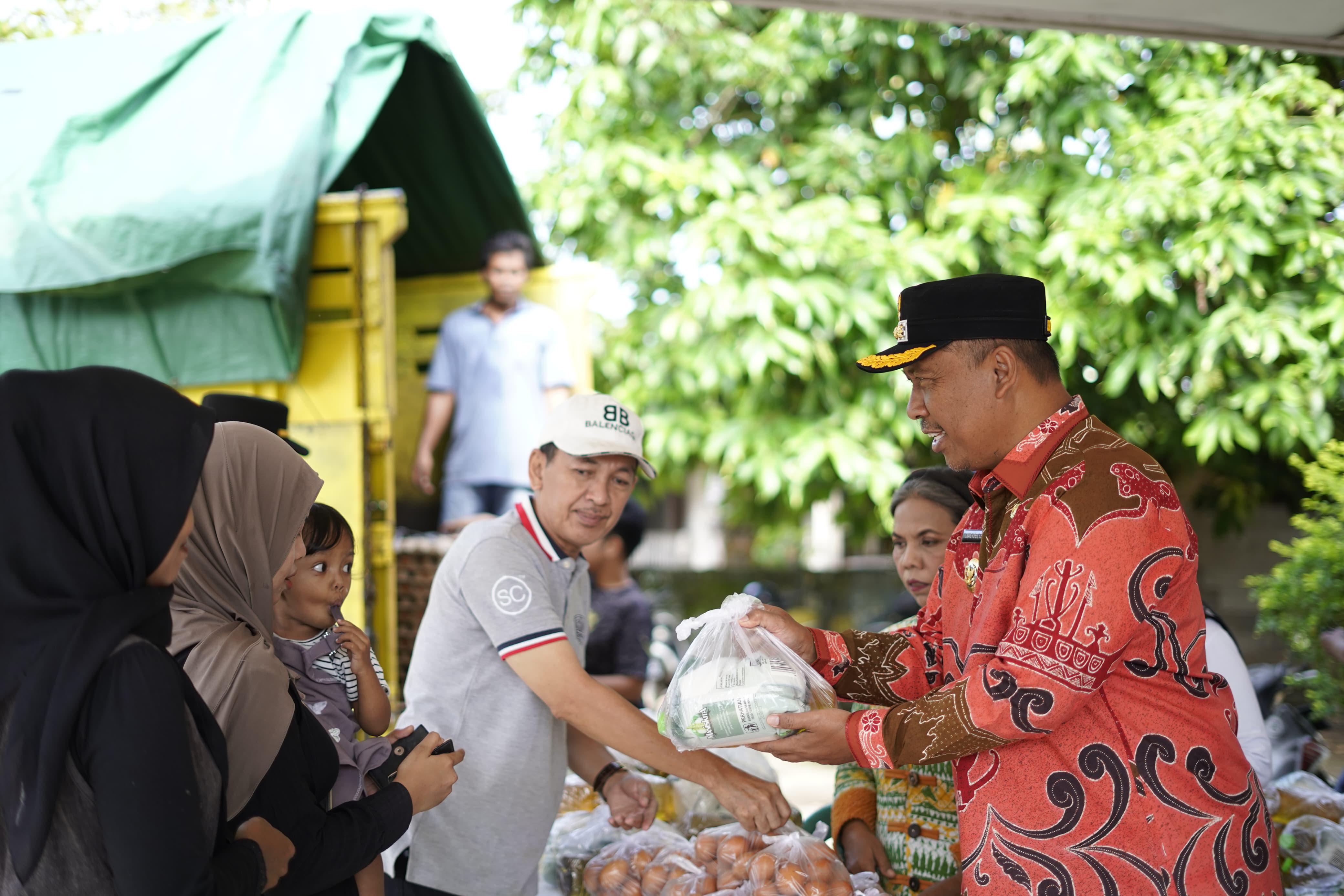 Ringankan Beban Warga, Pemkab Lampung Tengah Hadirkan Pasar Murah di Seputih Raman 