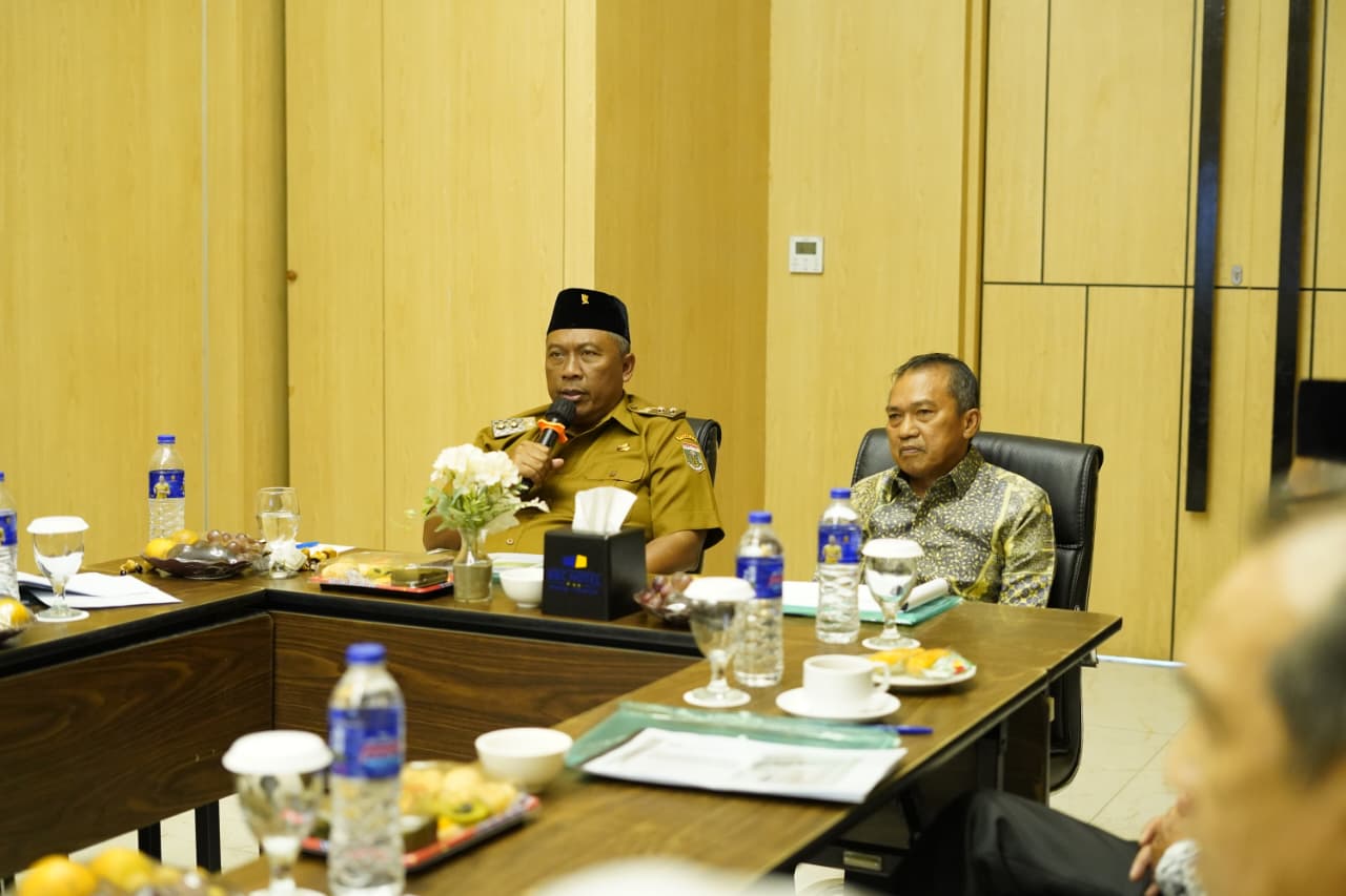 Plt Bupati I Komang Koheri Hadiri RUPS LB BPRS Rajasa Syariah, Dorong Pertumbuhan Ekonomi Lokal