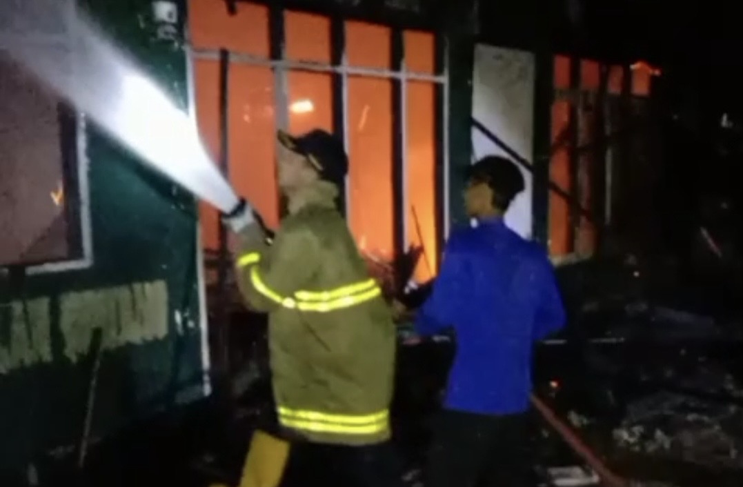 Kebakaran Hebat Landa Kotabumi Selatan, Satu Warga Tewas Terjebak di Dalam Rumah