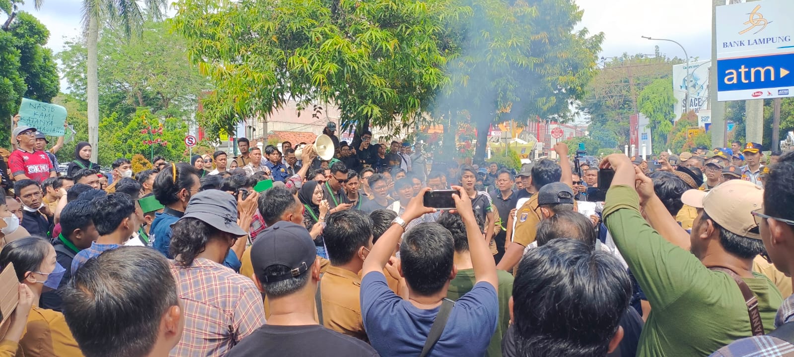 Janji Kampanye Walikota Disorot, Honorer dan Mahasiswa Gelar Aksi Unjuk Rasa