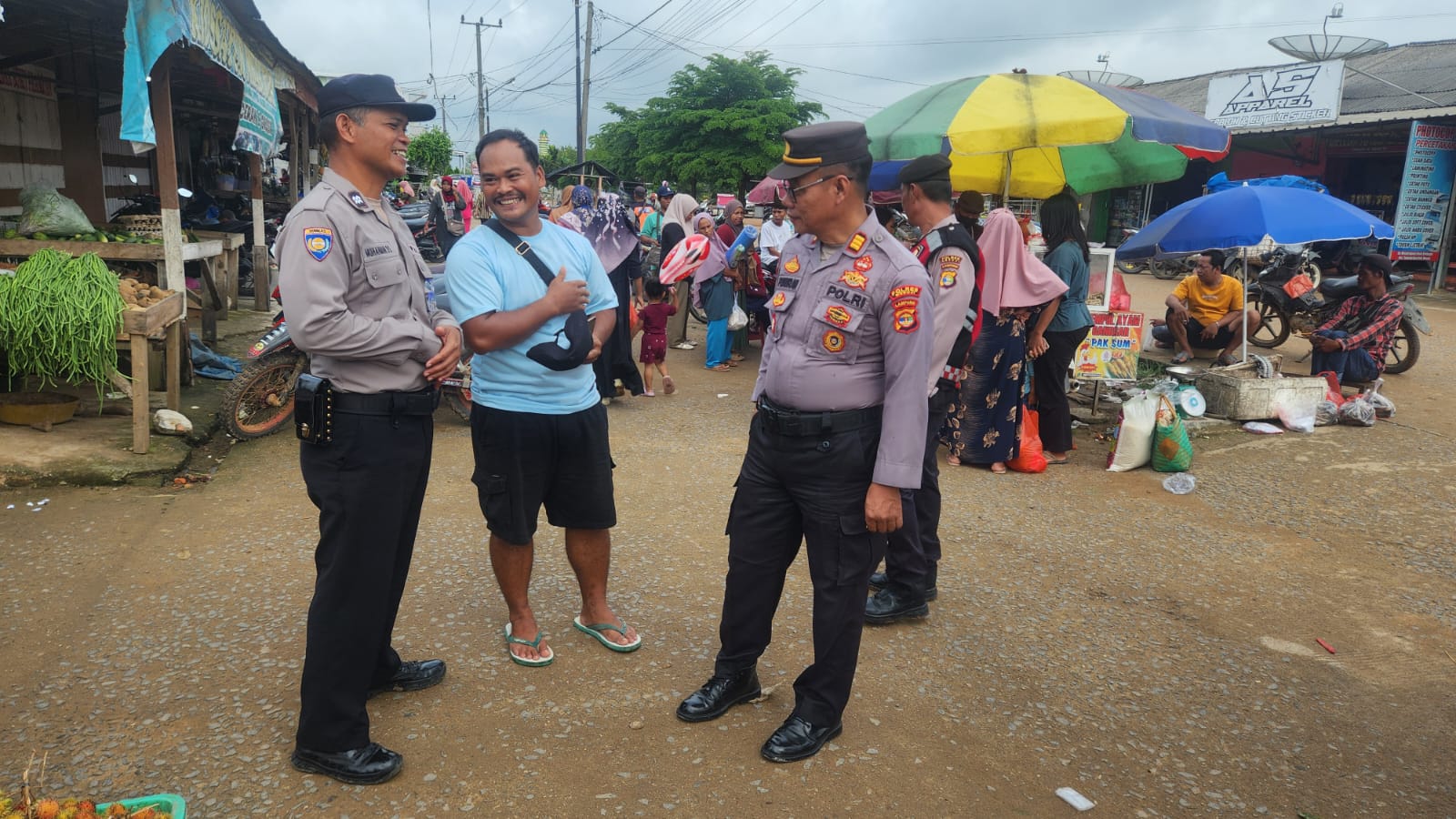 Jelang Tahun Baru, Satgas Polres Mesuji Sambang dan Edukasi Pedagang Pasar