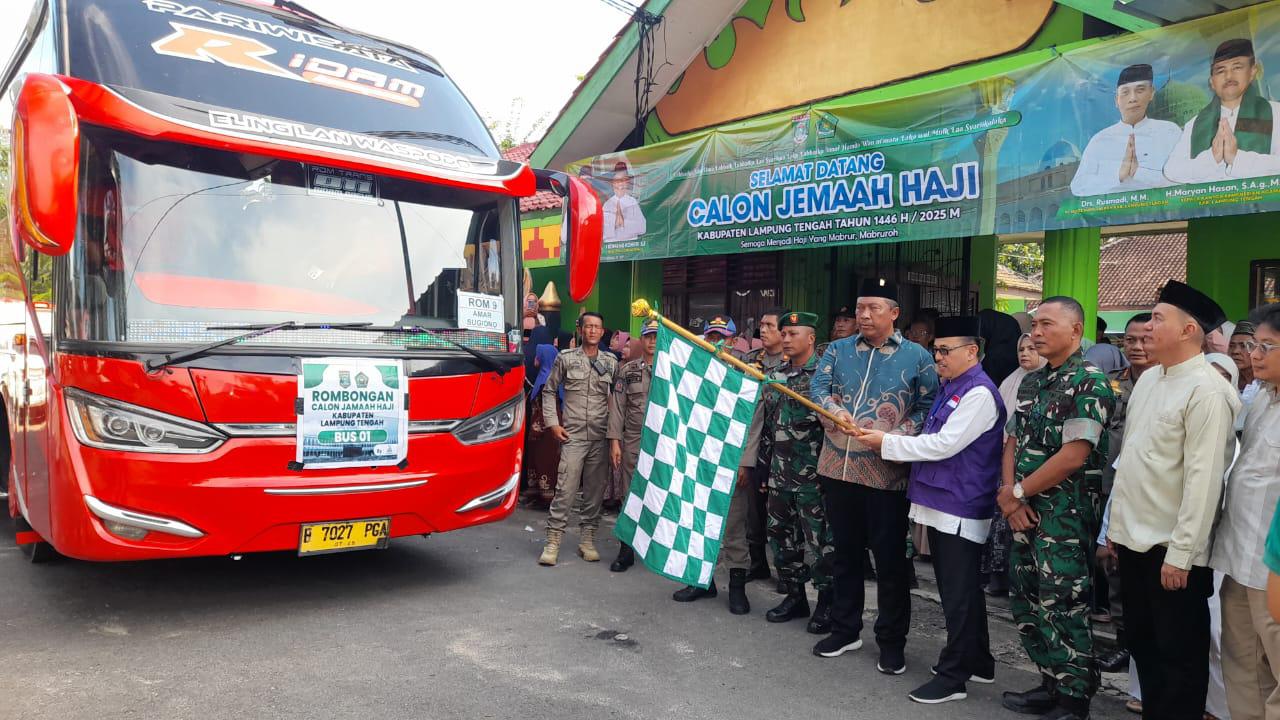  28 Calon Jemaah Haji Lampung Tengah Kloter JKG-56 Resmi Berangkat, Wabup: Semoga Selalu Diberi Kesehatan