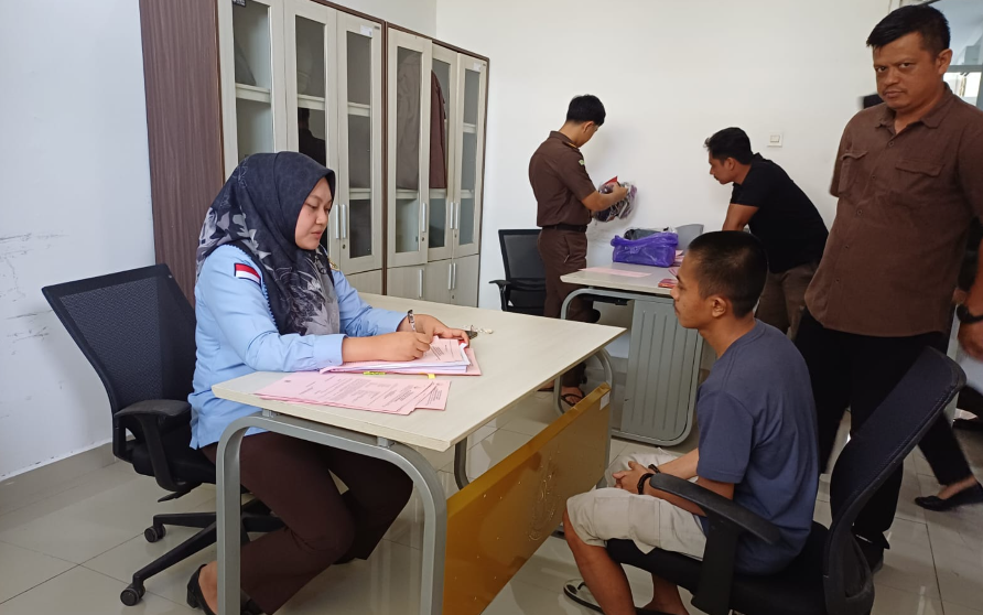 Berkas P-21, Tersangka Pembunuhan Agnes Wulandari Dilimpahkan ke Kejari Pringsewu