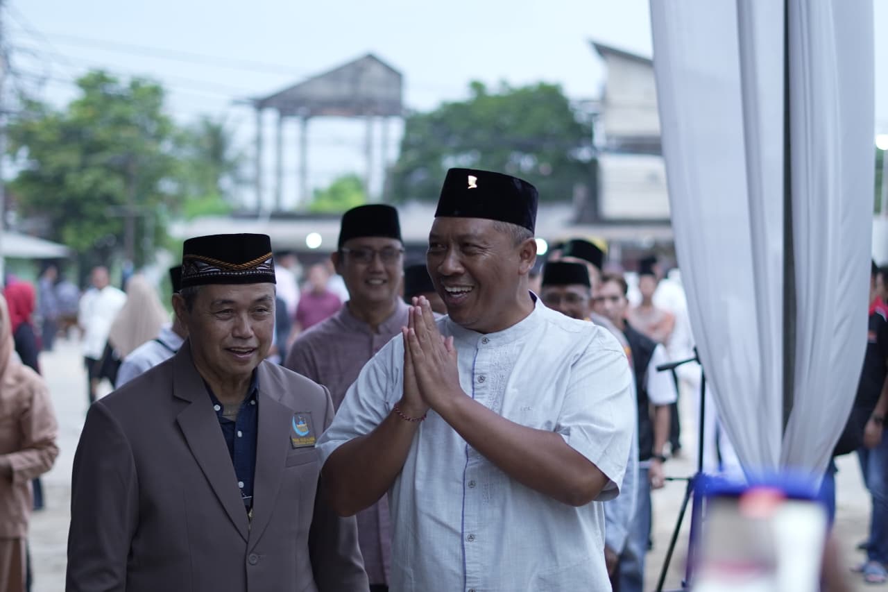 Plt. Bupati I Komang Koheri Hadiri Safari Ramadan di Masjid Al-Fatah, Salurkan Bantuan untuk Warga