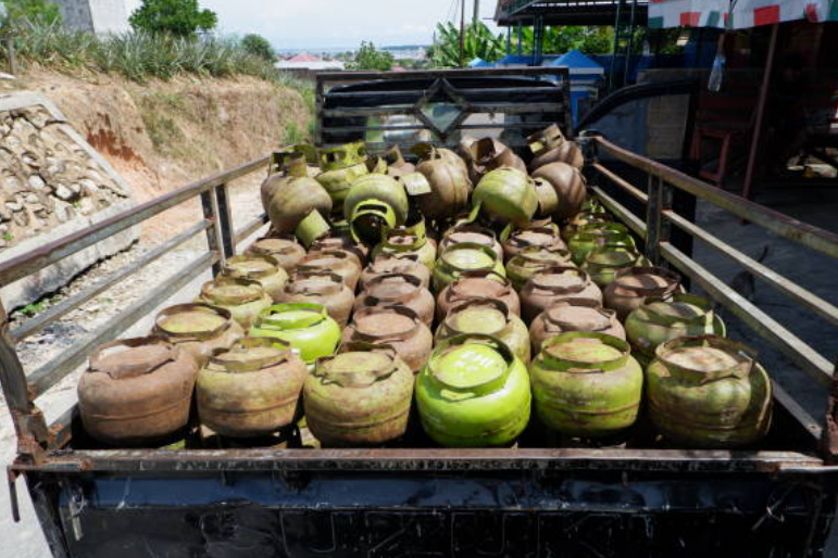 Warga Kota Metro Resah, Keluhkan Gas Elpiji 3 Kg Sulit Didapat Akibat Larangan Penjualan ke Pengecer