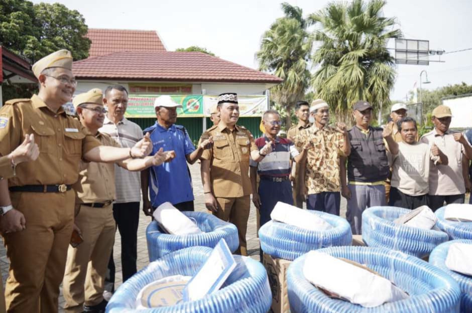 Dukung Produktivitas, Pemkot Metro Berikan Bantuan Alat Pertanian dan Sarana Produksi untuk Kelompok Tani